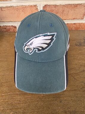 Philadelphia Eagles Green Baseball Cap with Team Logo